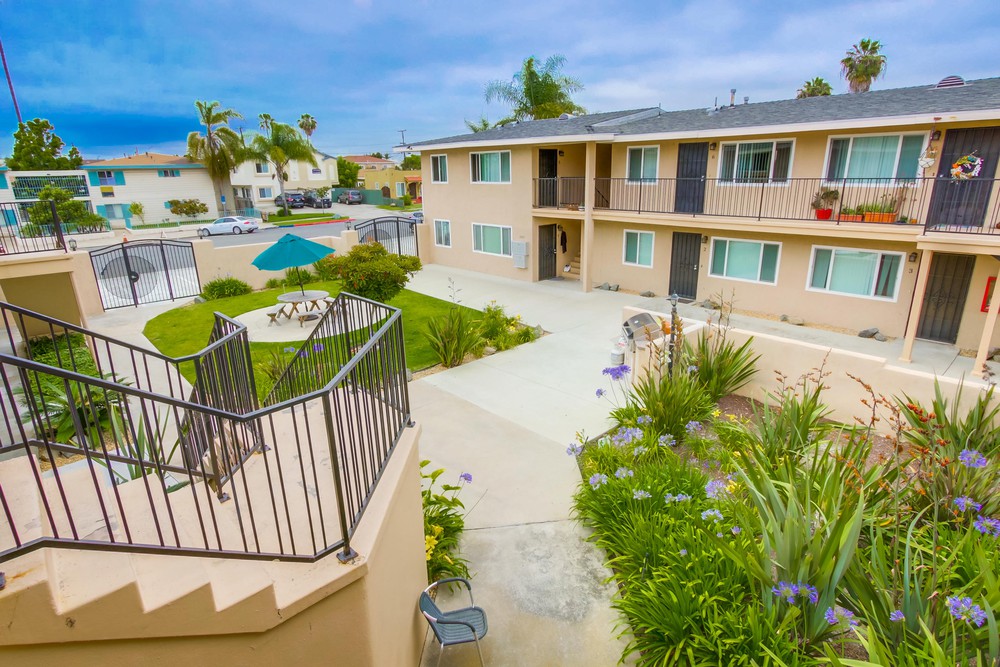 Virtual tour photo 8 of 25 for 3827 Wilson Ave #10