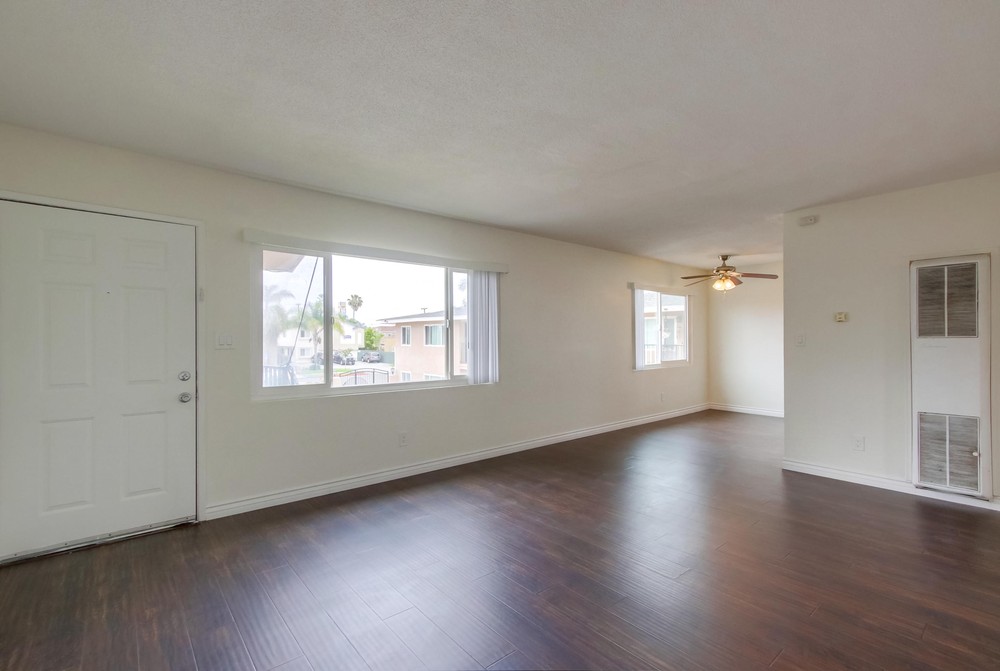 Virtual tour photo 10 of 25 for 3827 Wilson Ave #10