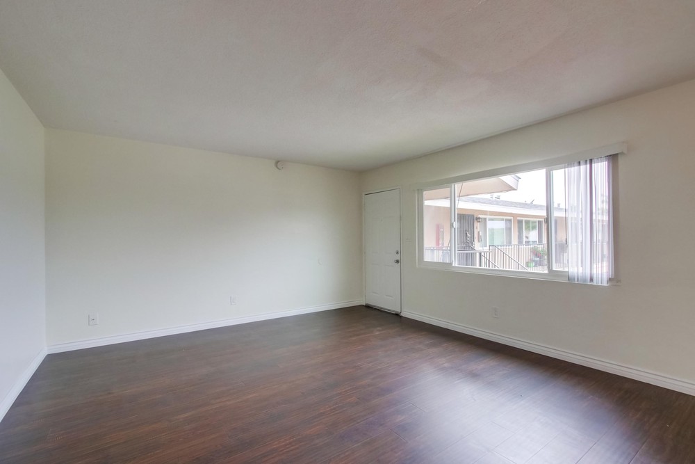 Virtual tour photo 11 of 25 for 3827 Wilson Ave #10