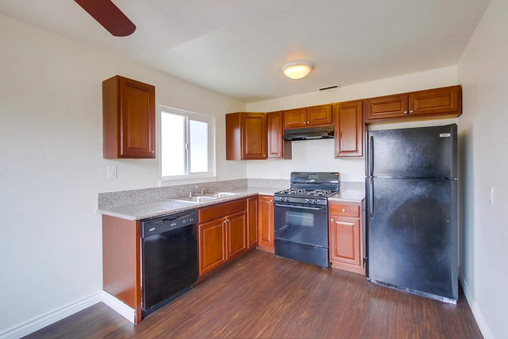 Virtual tour photo 13 of 25 for 3827 Wilson Ave #10