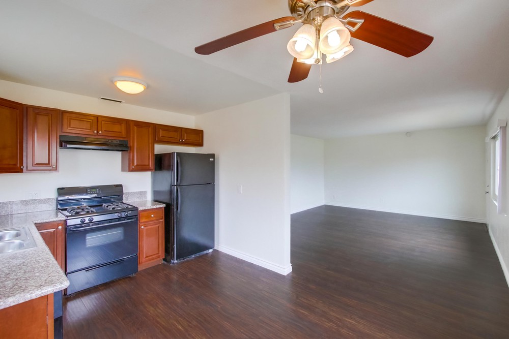 Virtual tour photo 14 of 25 for 3827 Wilson Ave #10