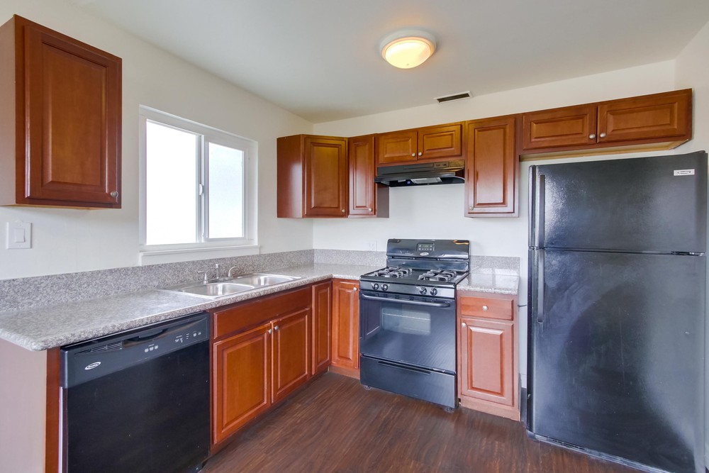 Virtual tour photo 15 of 25 for 3827 Wilson Ave #10