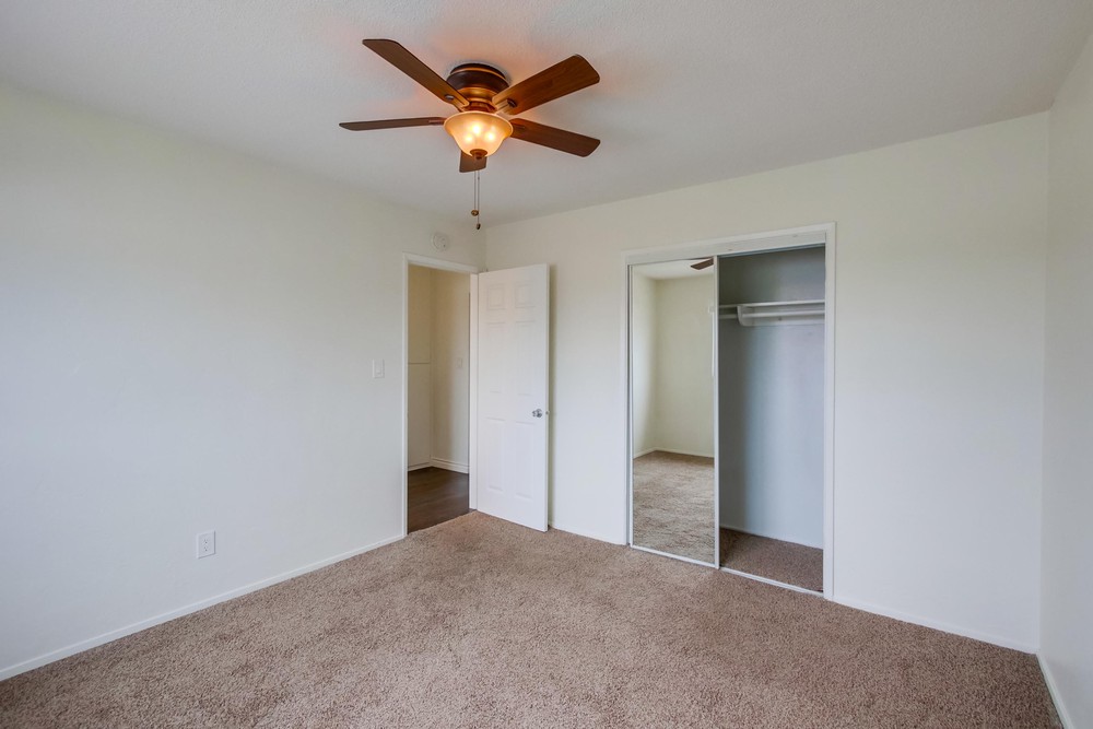 Virtual tour photo 24 of 25 for 3827 Wilson Ave #10
