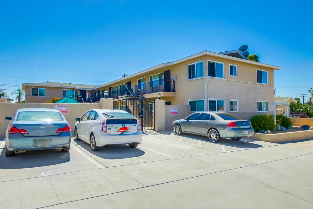 Virtual tour photo 1 of 23 for 3827 Wilson Ave #2