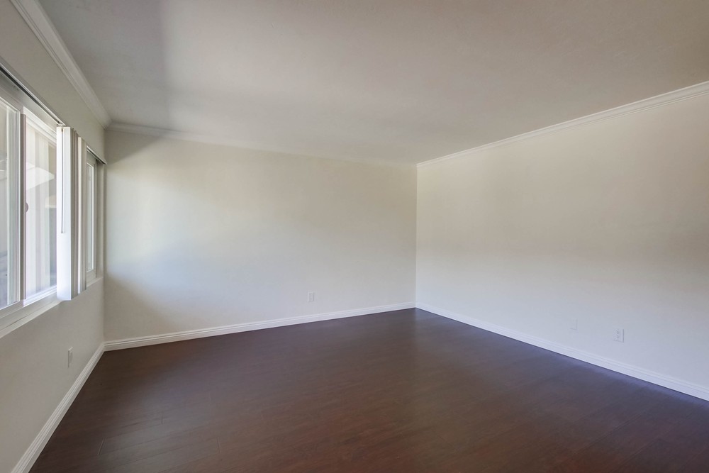 Virtual tour photo 9 of 23 for 3827 Wilson Ave #2