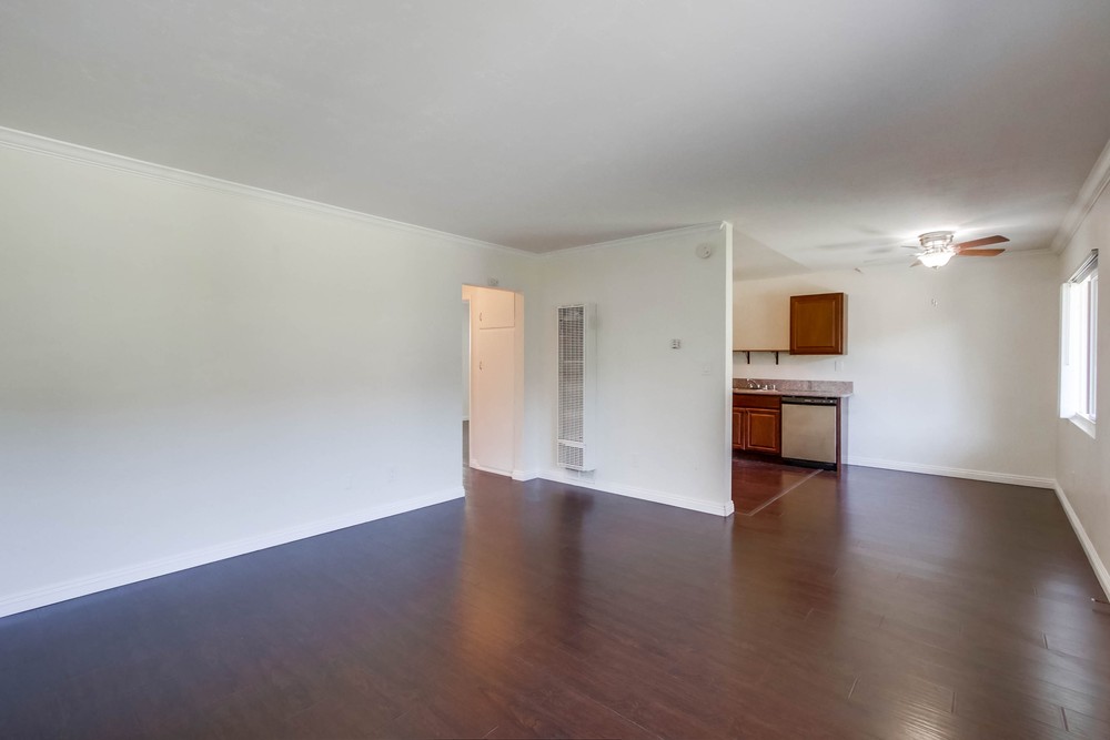 Virtual tour photo 10 of 23 for 3827 Wilson Ave #2