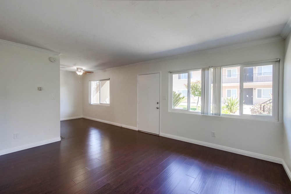 Virtual tour photo 11 of 23 for 3827 Wilson Ave #2