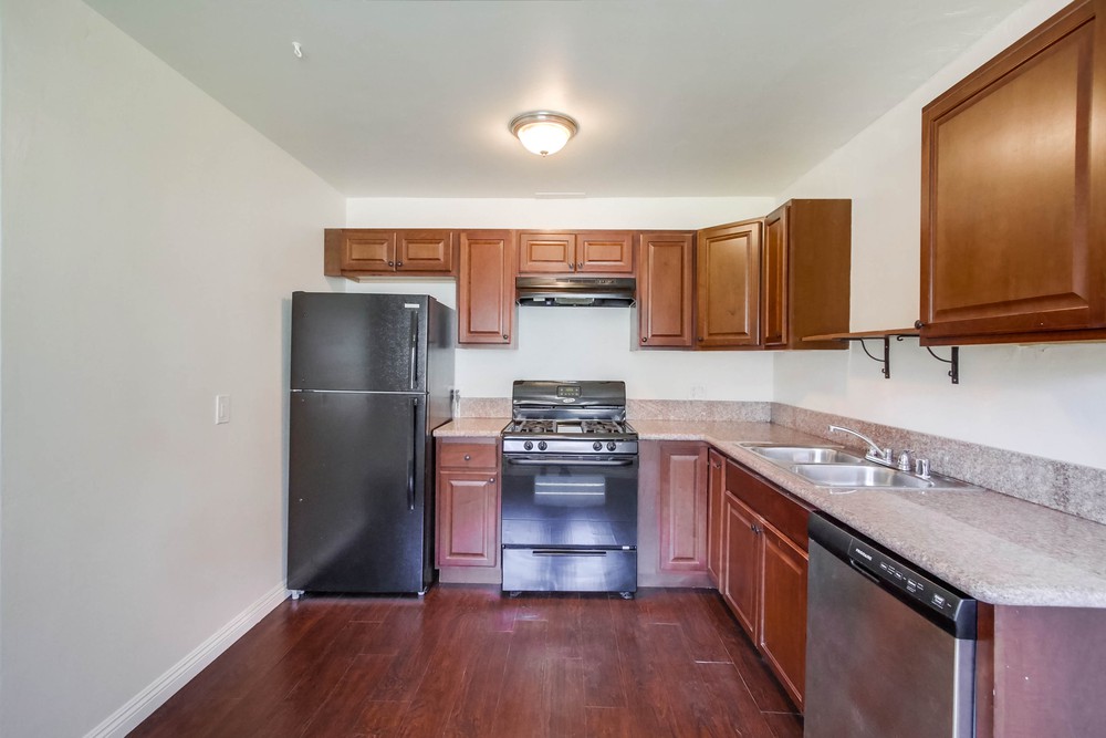Virtual tour photo 14 of 23 for 3827 Wilson Ave #2