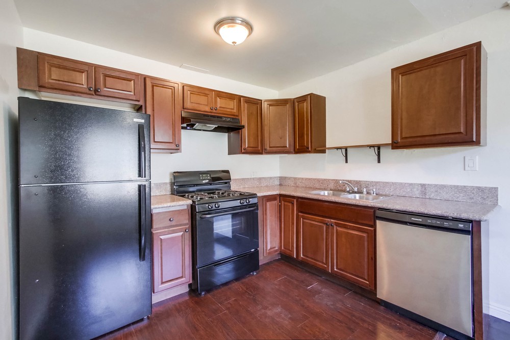 Virtual tour photo 15 of 23 for 3827 Wilson Ave #2