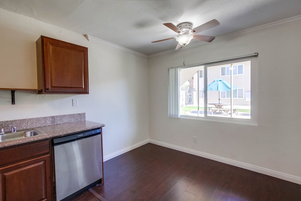 Virtual tour photo 17 of 23 for 3827 Wilson Ave #2