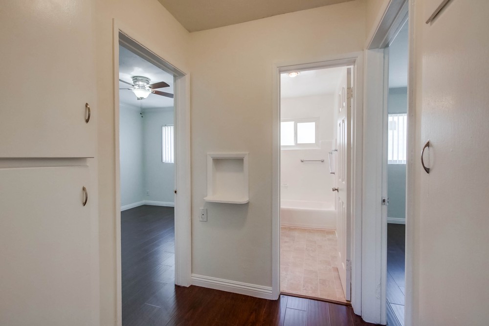Virtual tour photo 18 of 23 for 3827 Wilson Ave #2