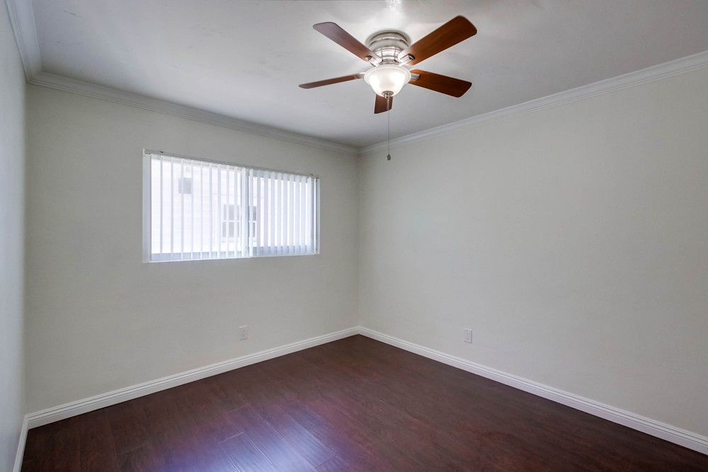 Virtual tour photo 19 of 23 for 3827 Wilson Ave #2