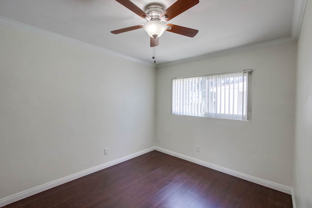 Virtual tour photo 21 of 23 for 3827 Wilson Ave #2