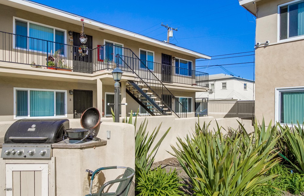 Virtual tour photo 5 of 32 for 3827 Wilson Ave Unit #3843-8