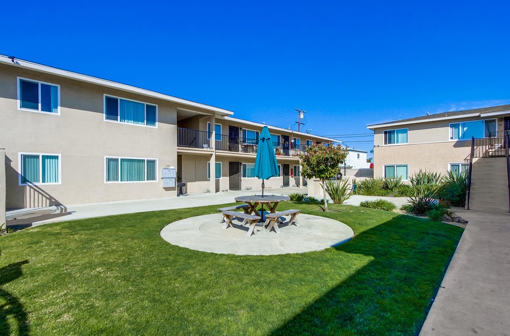 Virtual tour photo 9 of 32 for 3827 Wilson Ave Unit #3843-8