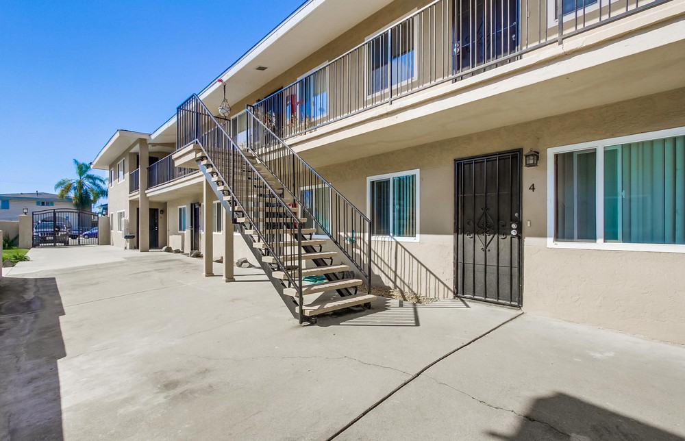 Virtual tour photo 12 of 32 for 3827 Wilson Ave Unit #3843-8
