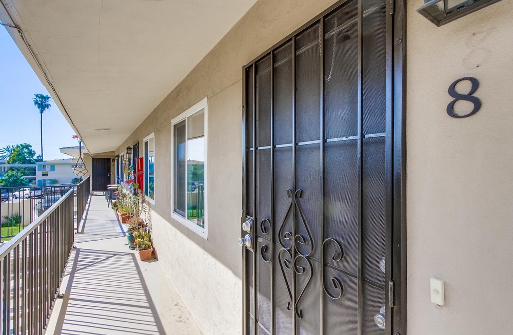 Virtual tour photo 16 of 32 for 3827 Wilson Ave Unit #3843-8