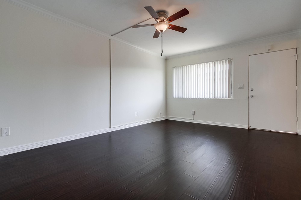 Virtual tour photo 20 of 32 for 3827 Wilson Ave Unit #3843-8