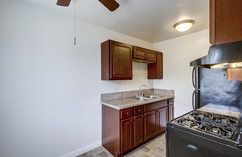 Virtual tour photo 23 of 32 for 3827 Wilson Ave Unit #3843-8