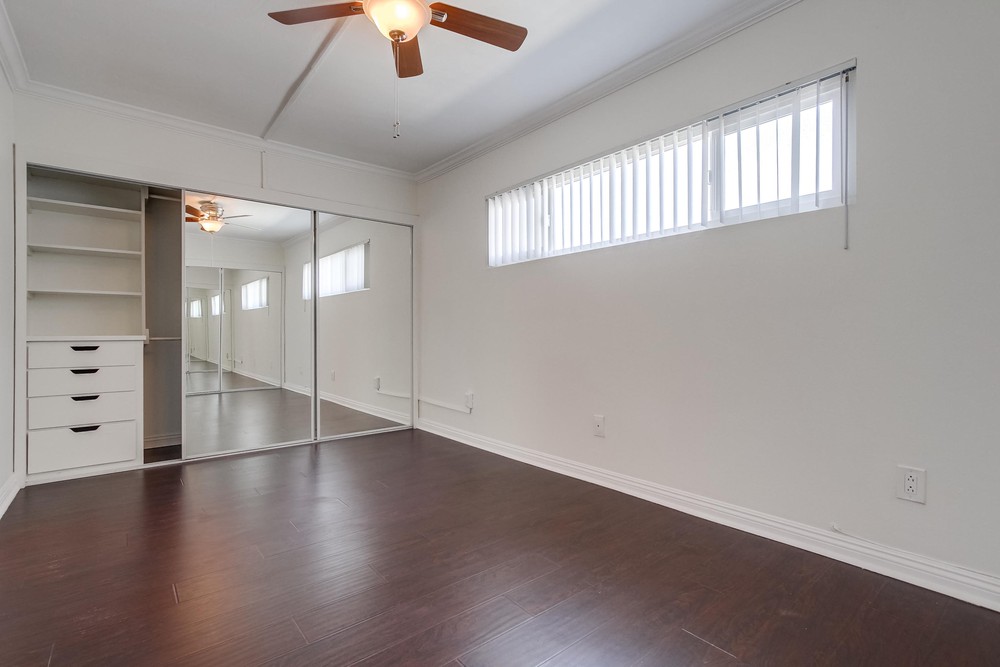 Virtual tour photo 28 of 32 for 3827 Wilson Ave Unit #3843-8