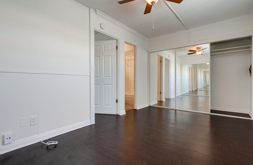 Virtual tour photo 30 of 32 for 3827 Wilson Ave Unit #3843-8