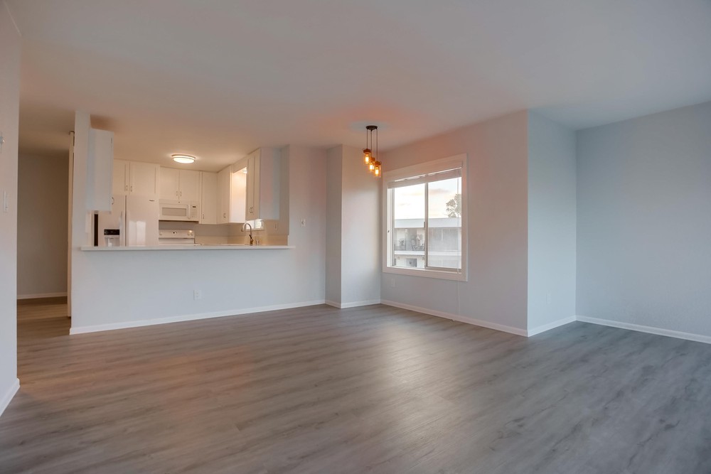 Virtual tour photo 12 of 72 for 3833 Lamont St