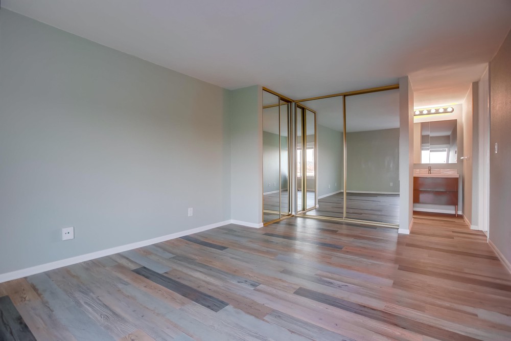 Virtual tour photo 25 of 72 for 3833 Lamont St