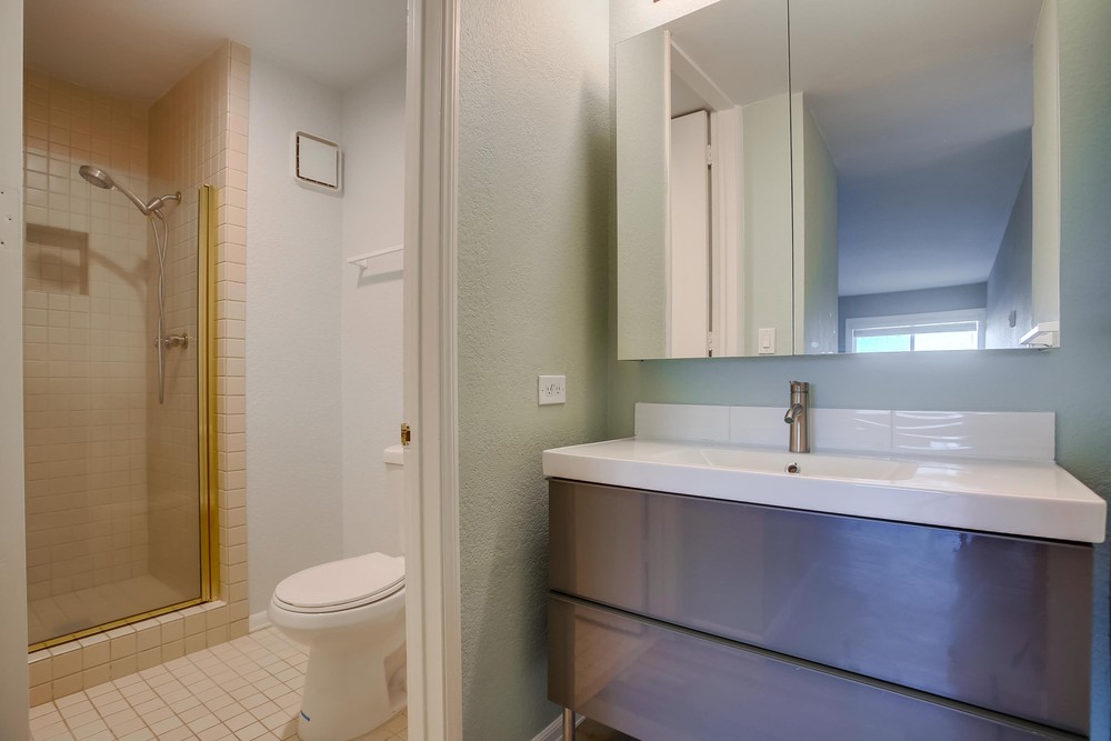 Virtual tour photo 28 of 72 for 3833 Lamont St