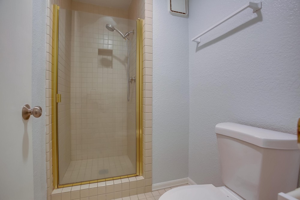 Virtual tour photo 29 of 72 for 3833 Lamont St