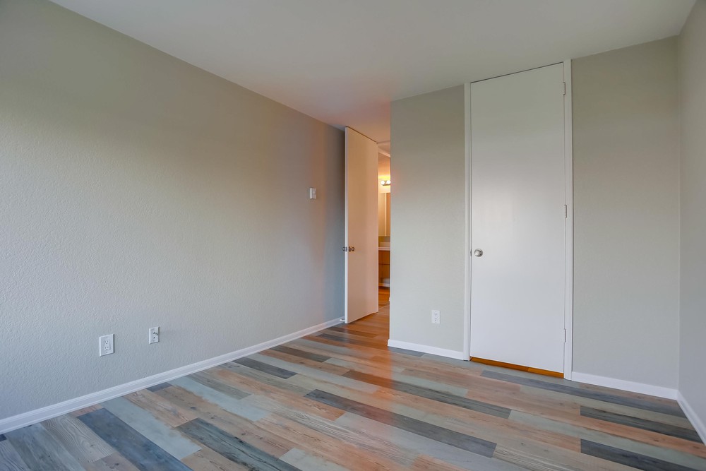 Virtual tour photo 33 of 72 for 3833 Lamont St