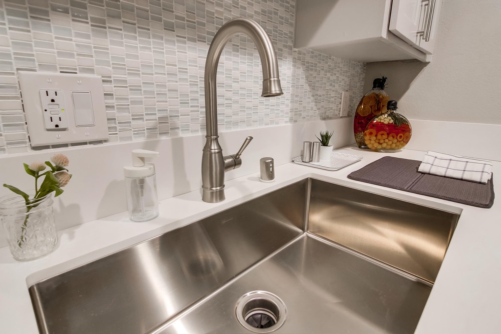 Virtual tour photo 10 of 17 for 3833 Midway Dr