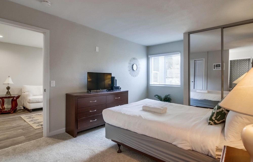Virtual tour photo 14 of 17 for 3833 Midway Dr