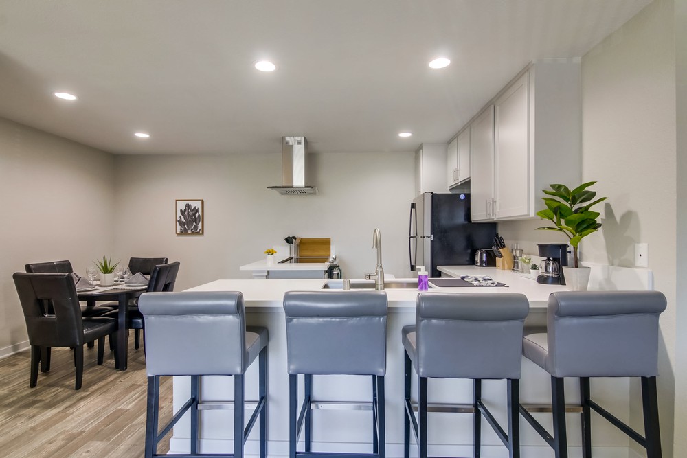 Virtual tour photo 12 of 51 for 3833 Midway Dr
