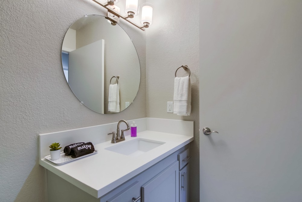 Virtual tour photo 37 of 51 for 3833 Midway Dr
