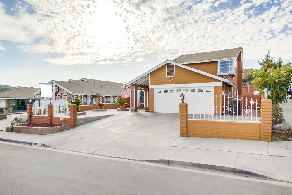 Virtual tour photo 3 of 45 for 384 Brandywood St