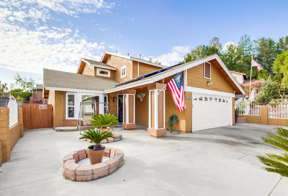 Virtual tour photo 4 of 45 for 384 Brandywood St