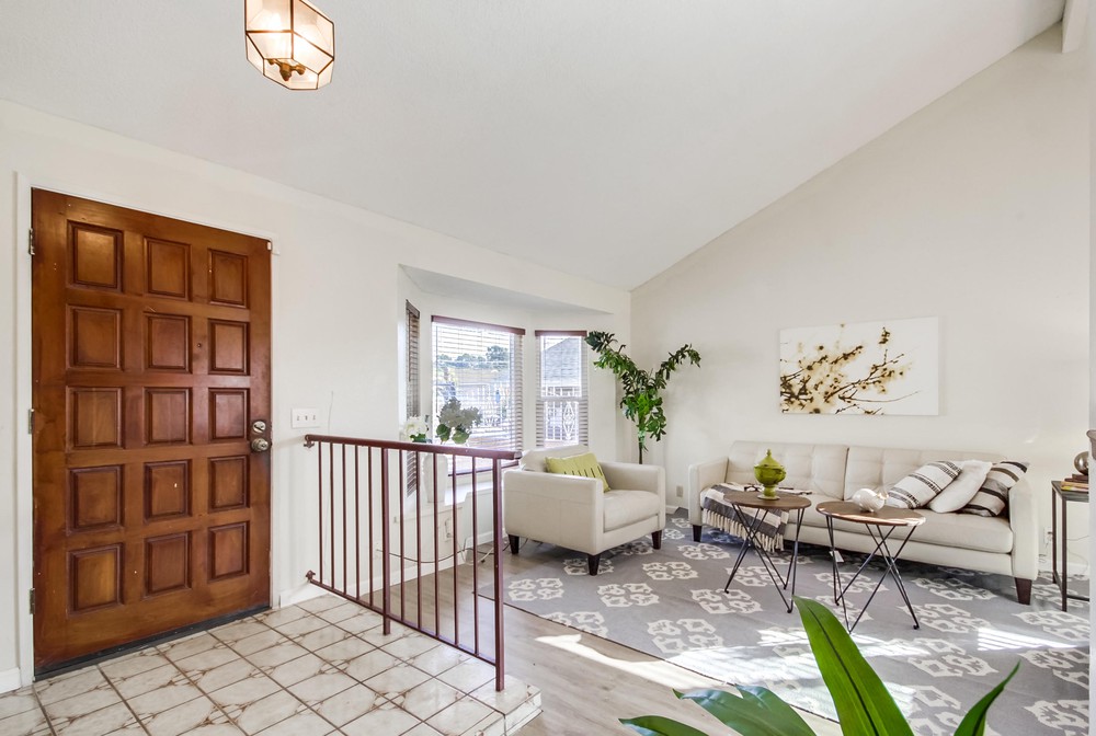 Virtual tour photo 8 of 45 for 384 Brandywood St