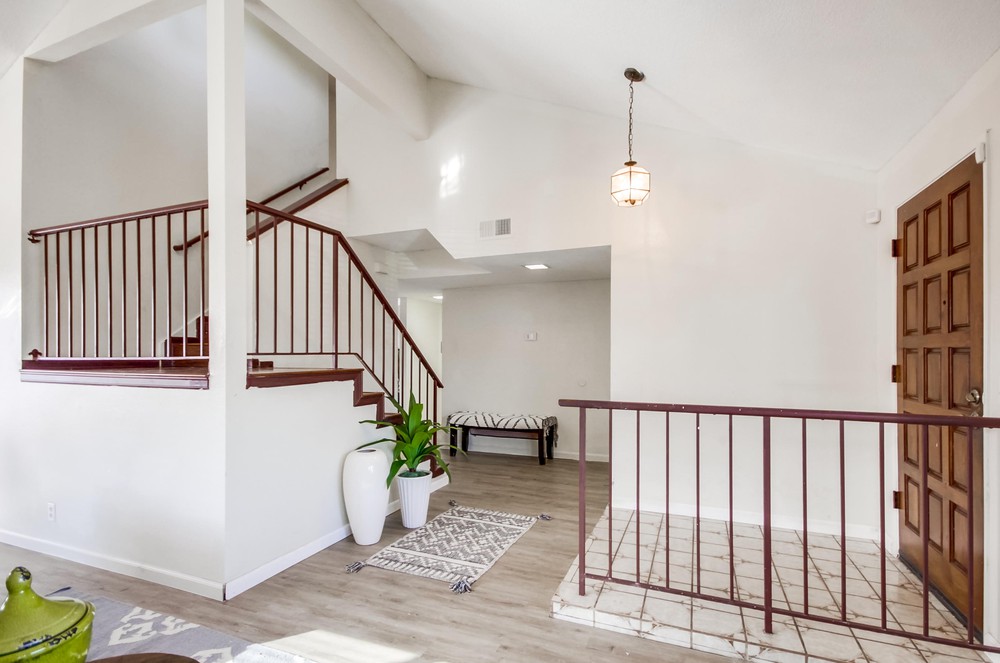 Virtual tour photo 12 of 45 for 384 Brandywood St