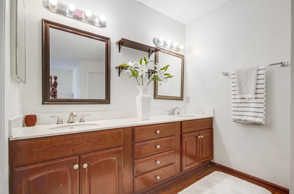 Virtual tour photo 28 of 45 for 384 Brandywood St