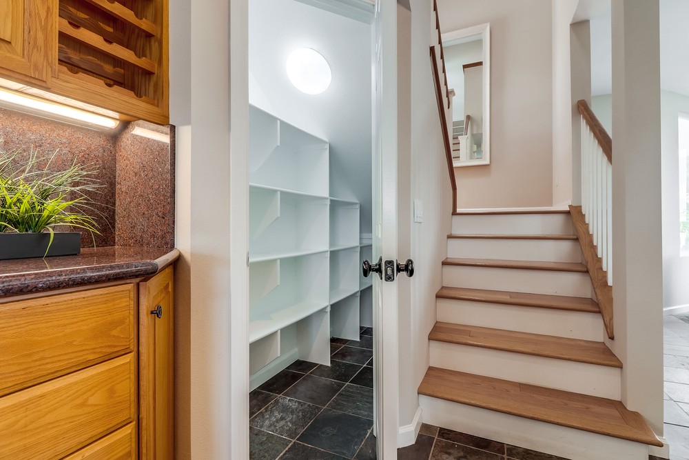 Virtual tour photo 32 of 68 for 3840 Talbot St