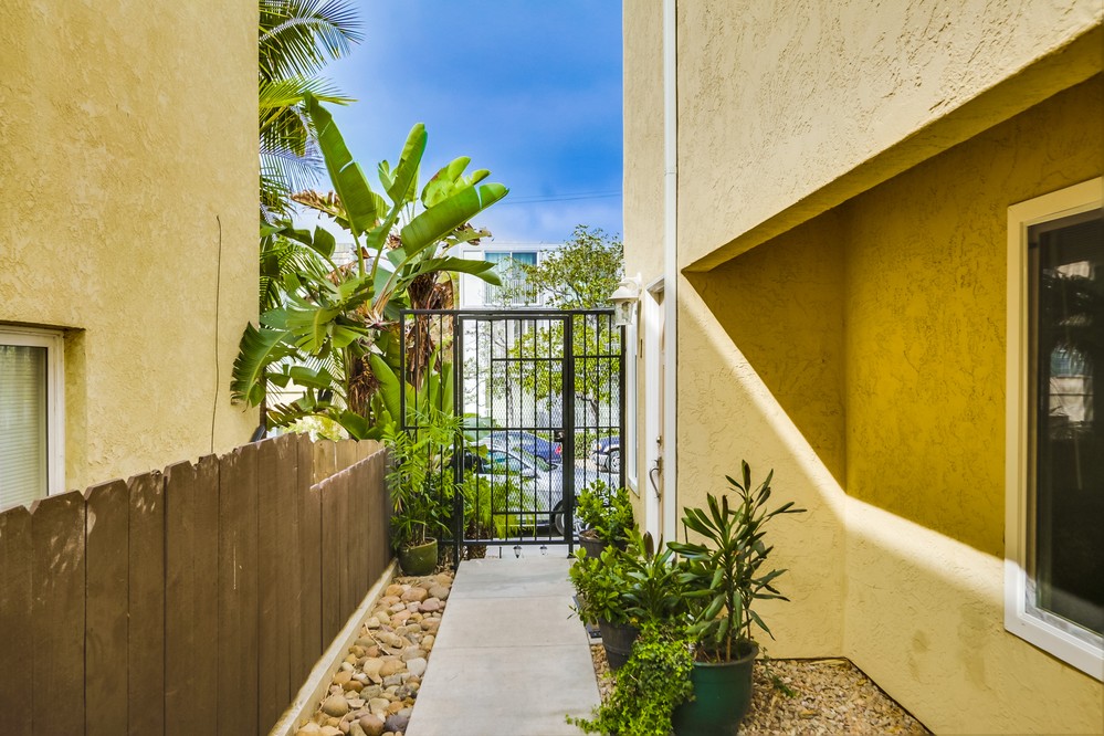 Virtual tour photo 5 of 42 for 3843 Riviera Drive