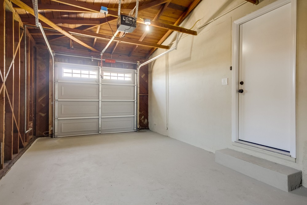 Virtual tour photo 34 of 42 for 3850 Loma Alta Dr