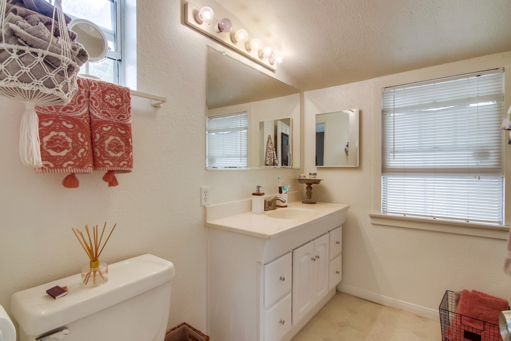 Virtual tour photo 59 of 60 for 3851 Kendall St