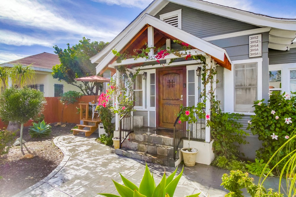 Virtual tour photo 4 of 32 for 3852 1st Ave