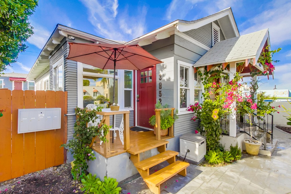 Virtual tour photo 6 of 32 for 3852 1st Ave