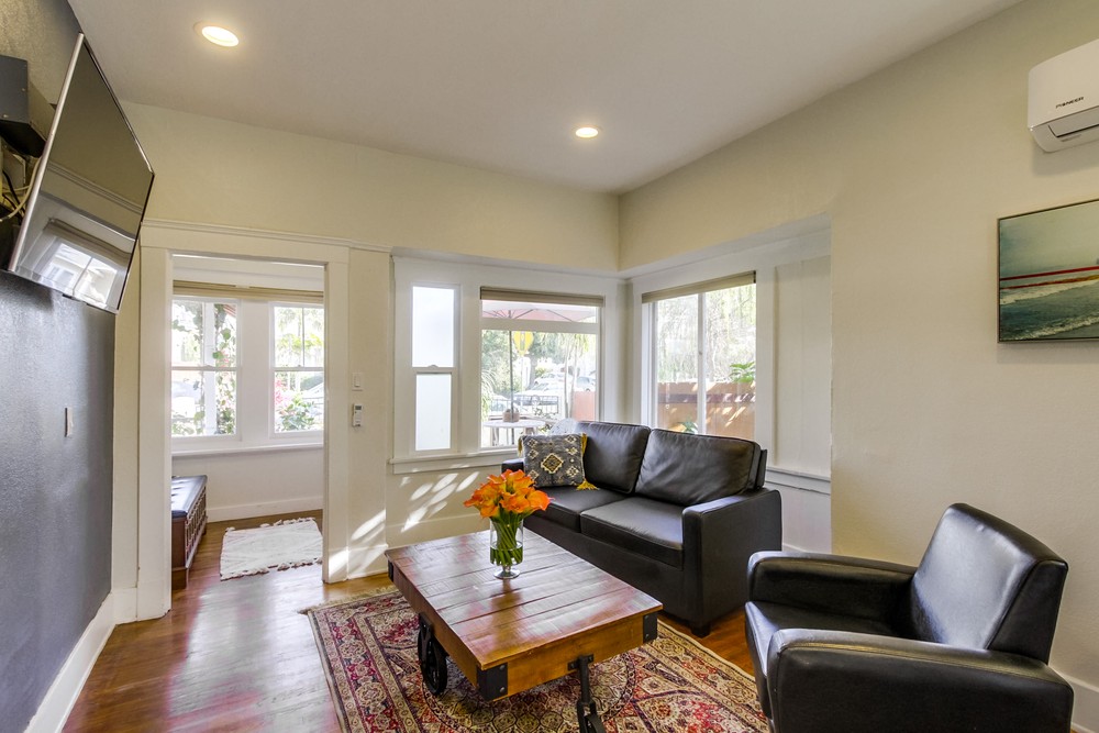 Virtual tour photo 10 of 32 for 3852 1st Ave