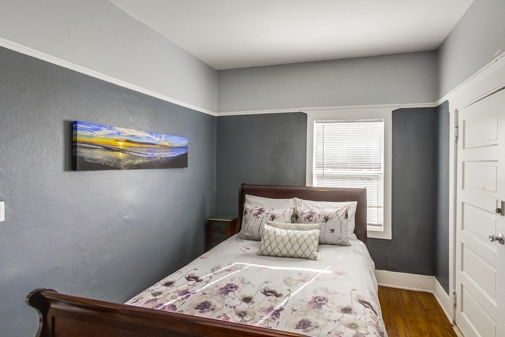 Virtual tour photo 19 of 32 for 3852 1st Ave