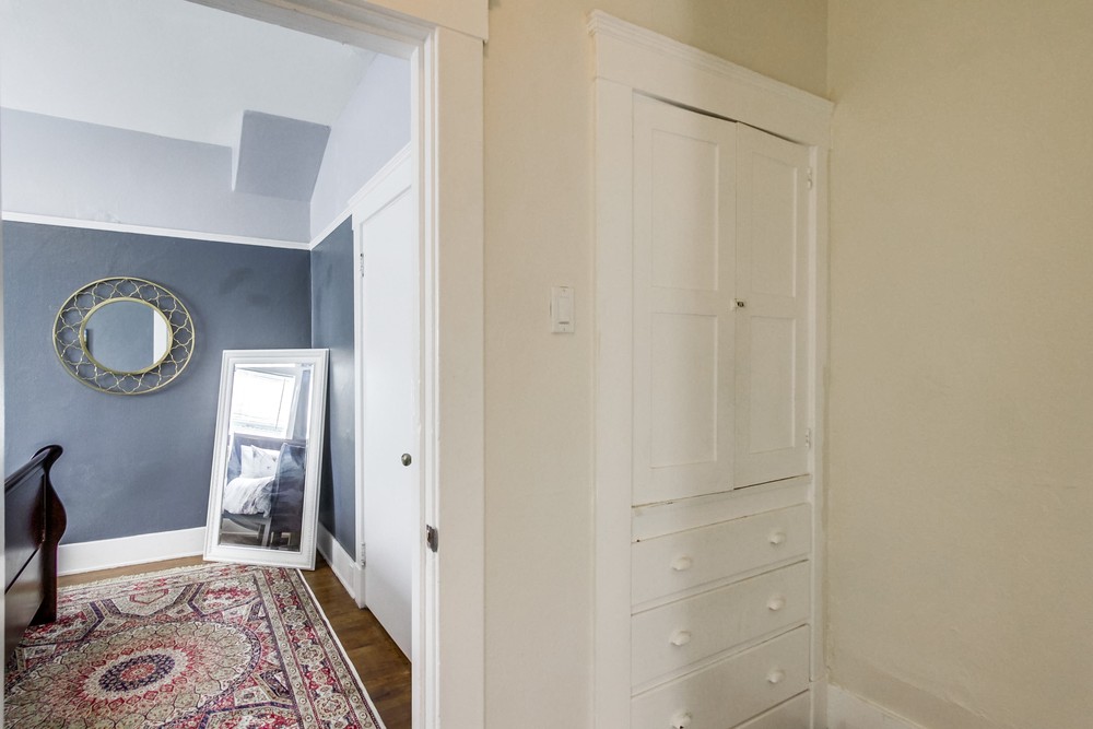 Virtual tour photo 21 of 32 for 3852 1st Ave
