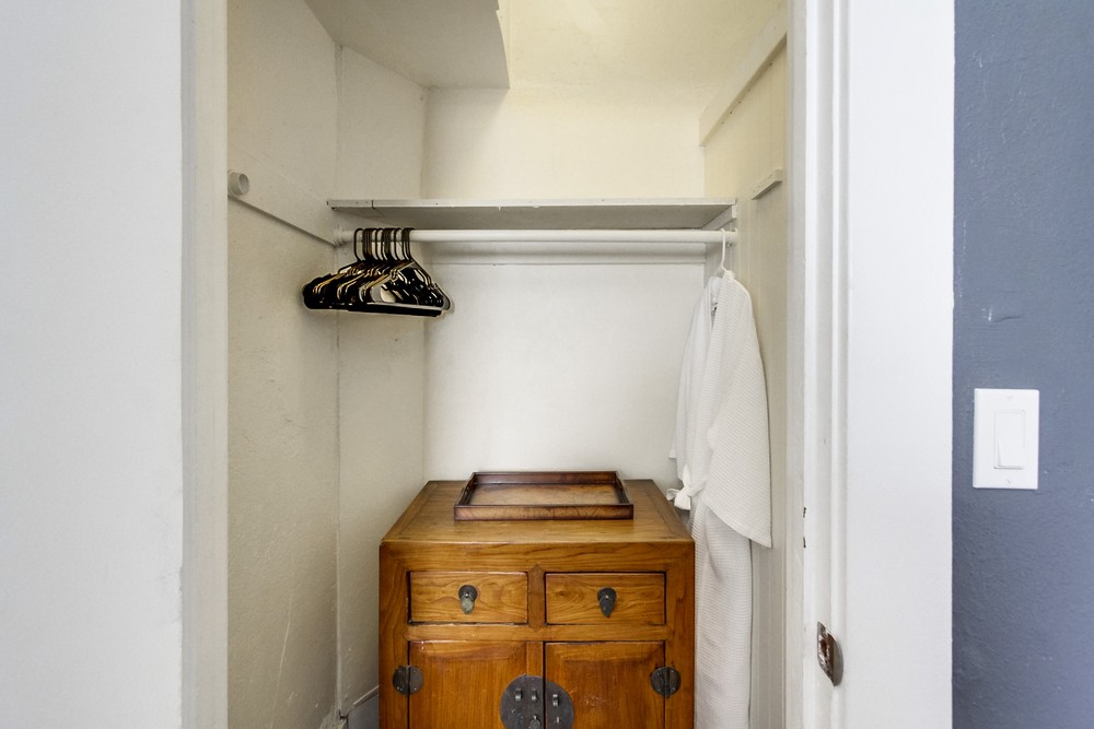Virtual tour photo 23 of 32 for 3852 1st Ave