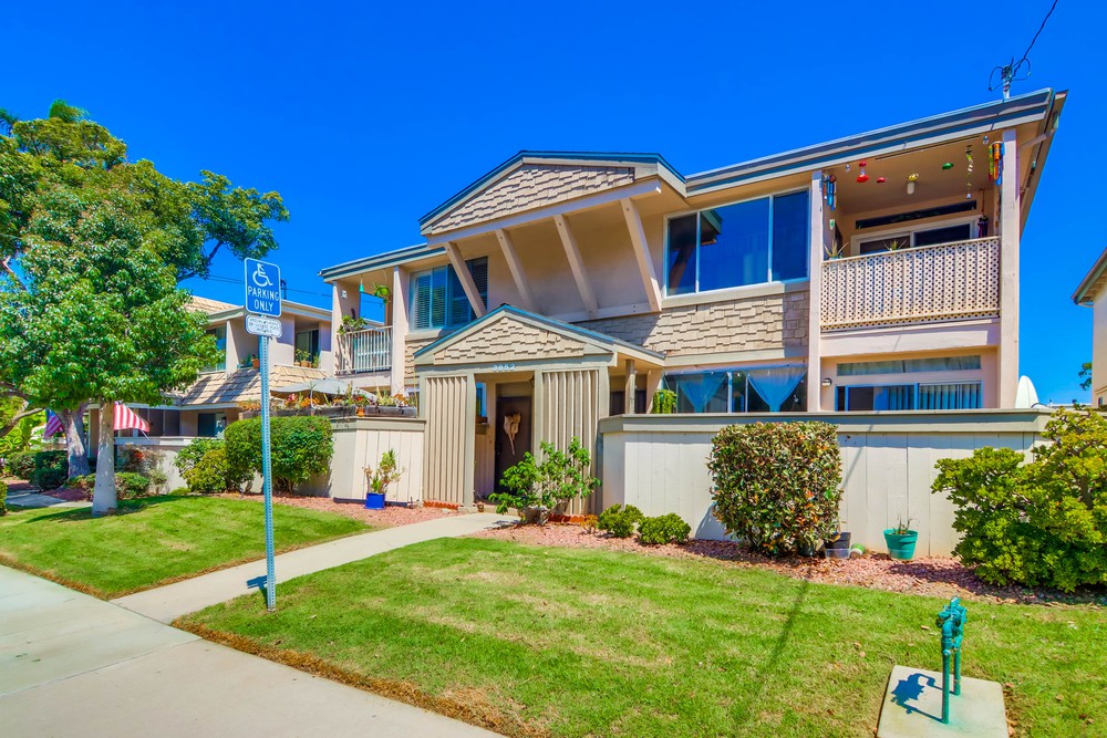 Virtual tour photo 3 of 38 for 3852 Basilone St